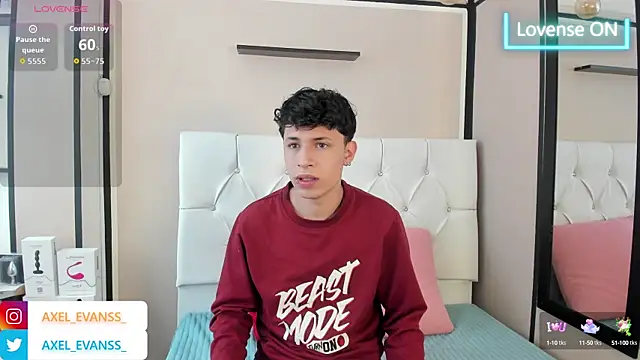 Axel  Evans online show from September 19, 2025, 12:50 pm