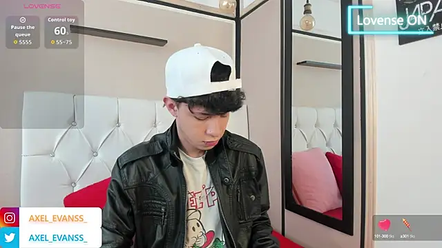 Axel  Evans online show from September 25, 2025, 12:09 pm