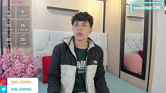 Axel  Evans online show from September 29, 2025, 11:48 am