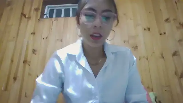 Roselingalvis13 online show from September 29, 2025, 2:38 am