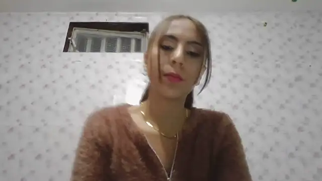 Roselingalvis13 online show from February 5, 2026, 3:11 am