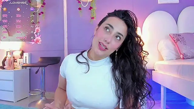 my aleja  online show from October 21, 2025, 1:23 pm