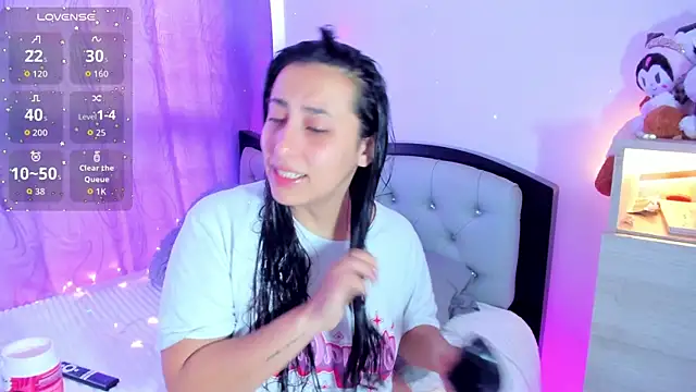 my aleja  online show from February 8, 2026, 1:14 pm