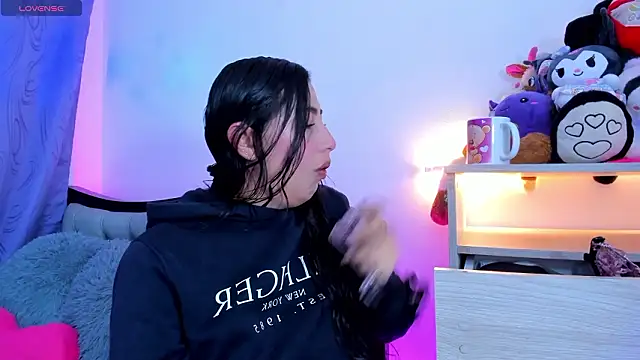 my aleja  online show from March 27, 2026, 2:17 am