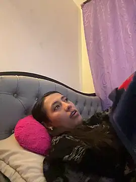 my aleja  online show from April 11, 2026, 3:33 am