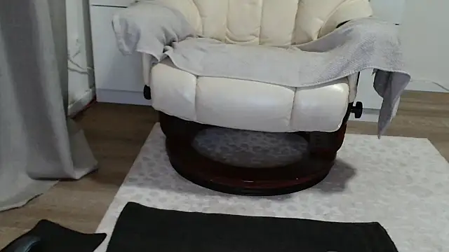 Milo9210 online show from April 16, 2026, 9:39 pm