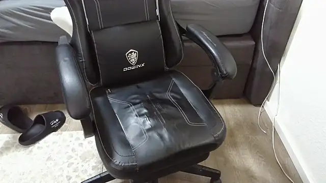 Milo9210 online show from April 30, 2026, 6:09 am