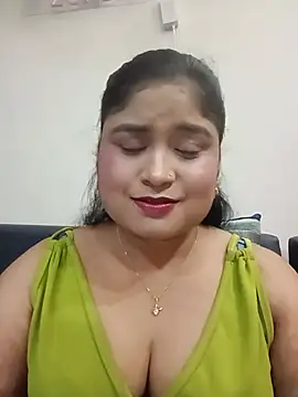 Snapshot of hornyriyanka chatting on June 24, 2026, 2:43 am hornyriyanka online show from June 24, 2026, 2:43 am