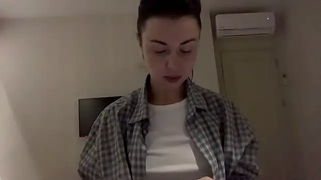 Gilin1 online show from October 9, 2025, 6:39 pm