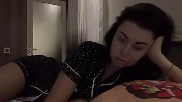 Gilin1 online show from November 6, 2025, 8:10 pm