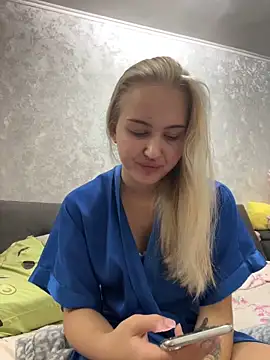 CandyVice online show from October 19, 2025, 4:29 pm