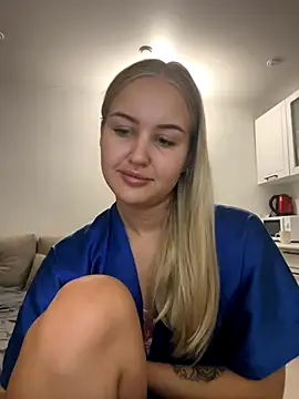 CandyVice online show from November 8, 2025, 4:18 pm