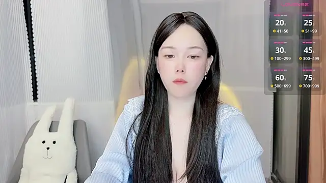 Snapshot of Bella_Ava chatting on November 14, 2025, 9:13 pm Bella Ava online show from November 14, 2025, 9:13 pm