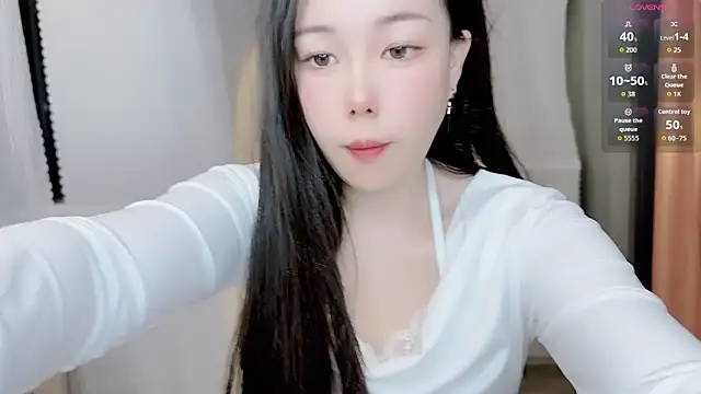 Snapshot of Bella_Ava chatting on December 15, 2025, 3:38 pm Bella Ava online show from December 15, 2025, 3:38 pm