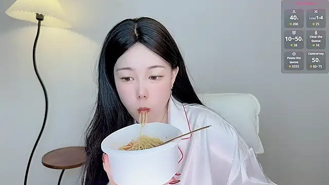 Snapshot of Bella_Ava chatting on February 19, 2026, 12:23 pm Bella Ava online show from February 19, 2026, 12:23 pm