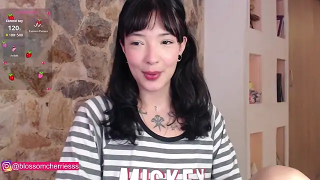 slobberynjuicy  online show from September 11, 2025, 2:06 pm