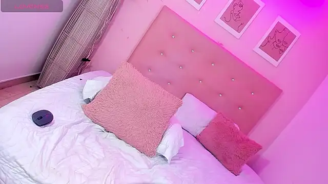 ANNIE DOLCE  online show from January 17, 2026, 10:42 am