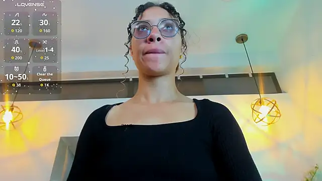 Hanna Cornee  online show from October 2, 2025, 1:40 pm