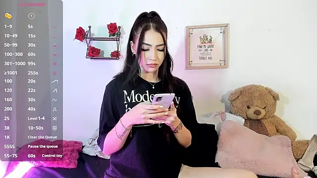 Snapshot of DanielaMarnt_ chatting on September 18, 2025, 2:52 pm DanielaMarnt online show from September 18, 2025, 2:52 pm