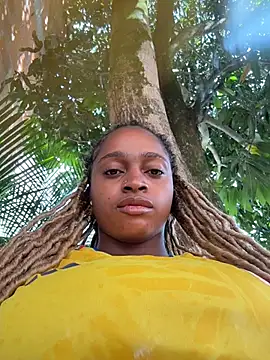 Snapshot of darle_volant chatting on July 7, 2026, 1:37 pm darle volant online show from July 7, 2026, 1:37 pm