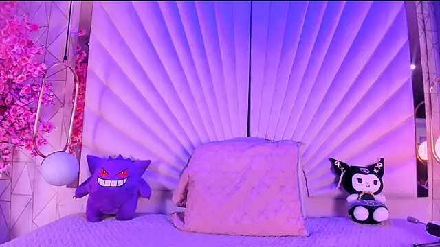 VesperVelvet online show from May 12, 2026, 5:15 am