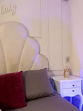 Kaylachannell online show from November 22, 2025, 2:54 am