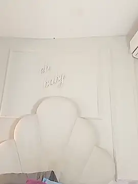 Kaylachannell online show from November 26, 2025, 3:51 am