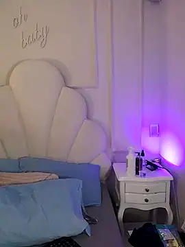 Snapshot of Kaylachannell chatting on June 6, 2026, 3:44 am Kaylachannell online show from June 6, 2026, 3:44 am