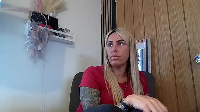 poppyinga1 online show from March 11, 2026, 9:04 am