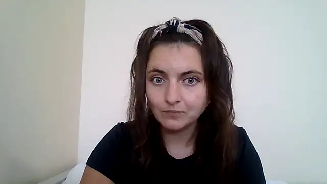 DInaraXRose online show from September 19, 2025, 12:06 pm