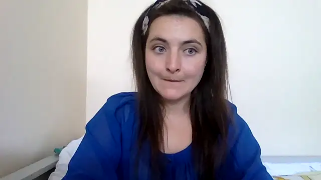 DInaraXRose online show from September 29, 2025, 11:37 am