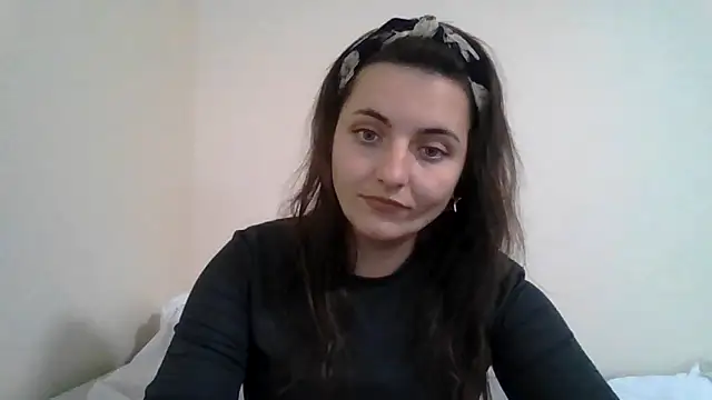 DInaraXRose online show from October 9, 2025, 10:35 am