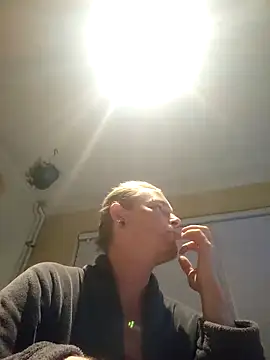 piercingpik online show from September 25, 2025, 9:29 pm