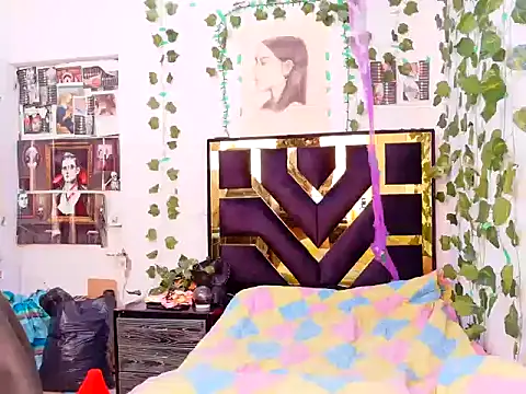 lucywhite13 online show from October 4, 2025, 6:50 pm