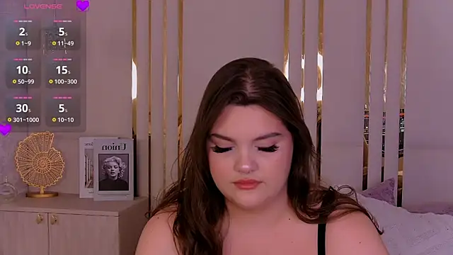 EmilyHyde online show from July 17, 2026, 8:35 pm
