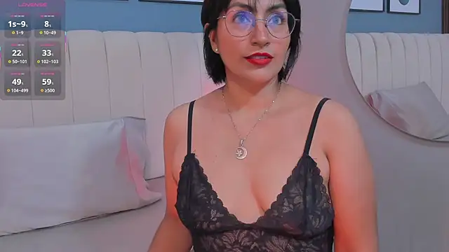 naty bush online show from October 12, 2025, 8:08 pm