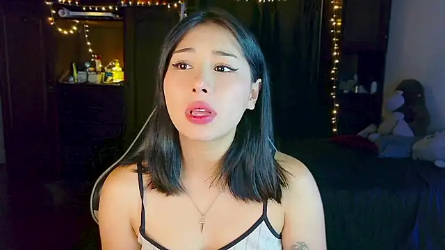 Snapshot of Shisuku_Sophi chatting on June 21, 2026, 1:52 am Shisuku Sophi online show from June 21, 2026, 1:52 am