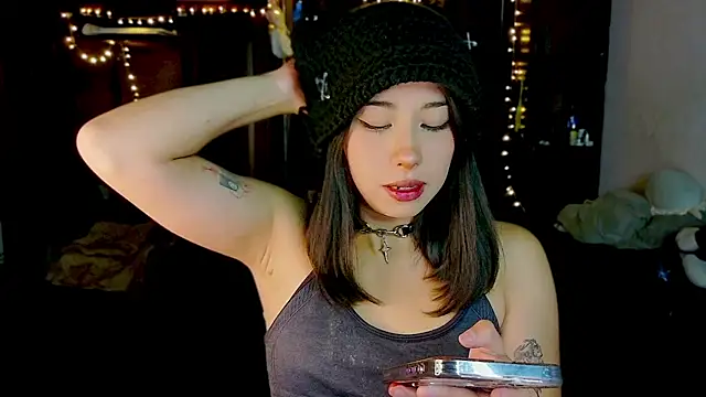 Snapshot of Shisuku_Sophi chatting on July 18, 2026, 11:41 pm Shisuku Sophi online show from July 18, 2026, 11:41 pm
