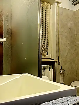 Snapshot of Io125 chatting on December 1, 2025, 7:13 am Io125 online show from December 1, 2025, 7:13 am