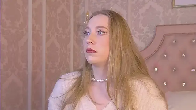 Snapshot of MiaEuphoria_ chatting on October 9, 2025, 3:26 am MiaEuphoria  online show from October 9, 2025, 3:26 am