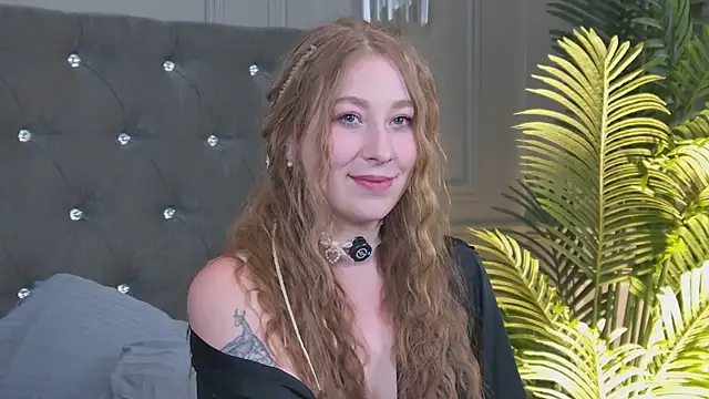 Snapshot of MiaEuphoria_ chatting on March 16, 2026, 5:44 am MiaEuphoria online show from March 16, 2026, 5:44 am