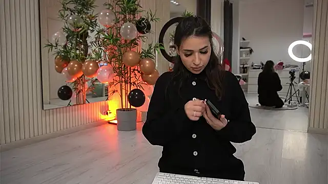 EmmaBlanco online show from November 14, 2025, 8:18 pm