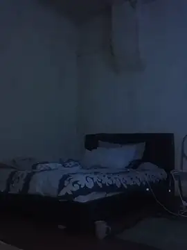 RFeltomWhitJ online show from October 9, 2025, 3:54 pm