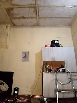 RFeltomWhitJ online show from November 1, 2025, 3:52 am