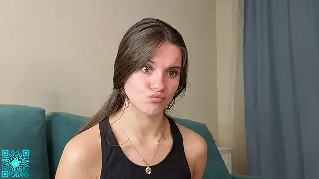 chloemilka online show from September 19, 2025, 5:46 pm