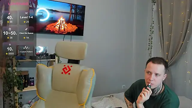 wwow meow online show from February 15, 2026, 3:53 pm