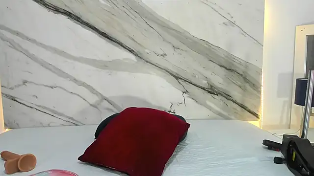 Snapshot of thamiina_ chatting on September 10, 2025, 6:52 pm thamiina online show from September 10, 2025, 6:52 pm