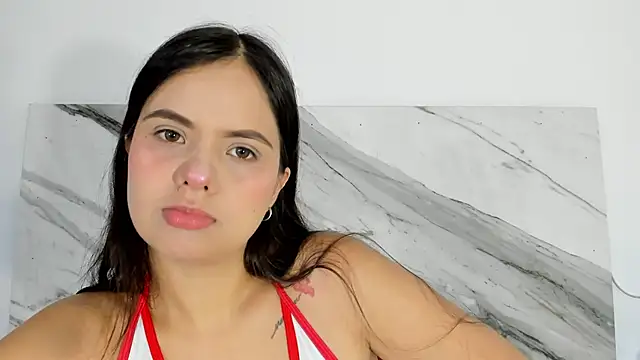 Snapshot of thamiina_ chatting on September 23, 2025, 7:06 pm thamiina online show from September 23, 2025, 7:06 pm