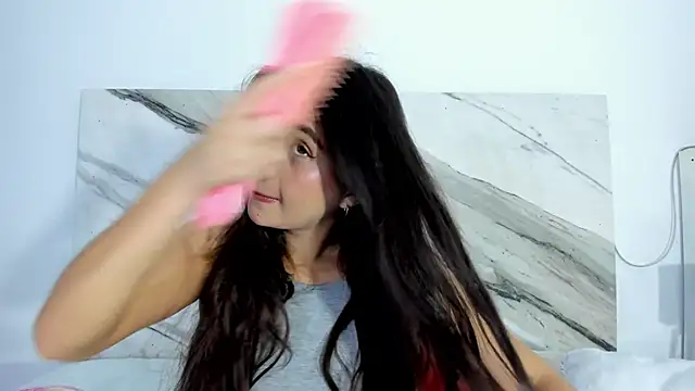 Snapshot of thamiina_ chatting on September 24, 2025, 7:06 pm thamiina online show from September 24, 2025, 7:06 pm