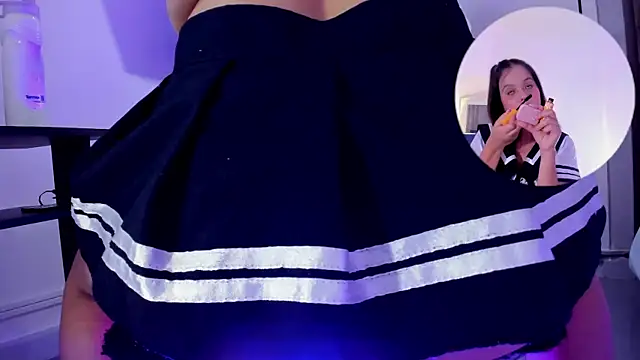 Snapshot of thamiina_ chatting on November 27, 2025, 7:05 pm thamiina online show from November 27, 2025, 7:05 pm